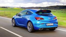 Opel Astra IV OPC - widok z tyłu