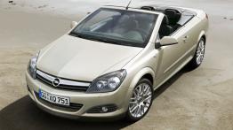 Opel Astra Twin Top OPC - widok z przodu