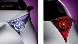 Toyota IQ Concept - lewy przedni reflektor - włączony