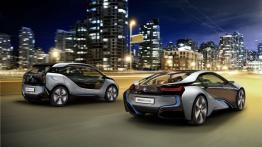 BMW i3 Concept - tył - reflektory włączone