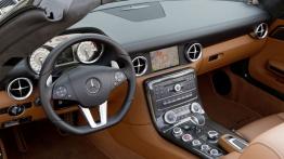 Mercedes SLS AMG Roadster - pełny panel przedni