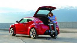 Hyundai Veloster - tył - bagażnik otwarty