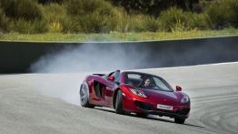 McLaren MP4-12C Spider - widok z przodu