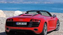 Audi R8 Roadster - widok z tyłu