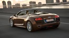 Audi R8 Roadster - widok z tyłu