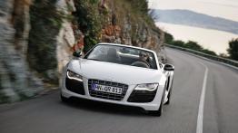 Audi R8 Roadster - widok z przodu