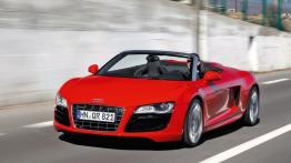 Audi R8 Roadster - widok z przodu