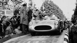 Mercedes 300 SLR - widok z przodu