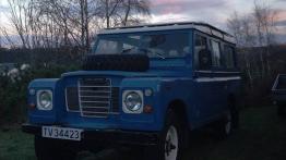 Land Rover Defender - widok z przodu