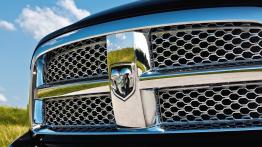 Dodge Ram Laramie Longhorn - grill