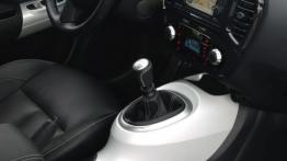 Nissan Juke Shiro - kokpit