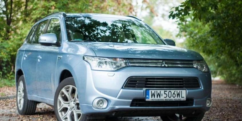 Mitsubishi Outlander PHEV - płynąc z prądem