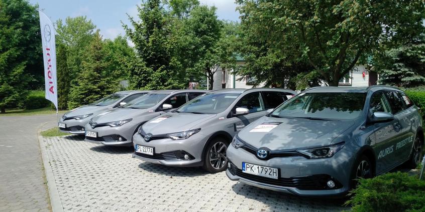 3 litry na setkę! Taki wynik osiągnęła hybrydowa Toyota Auris