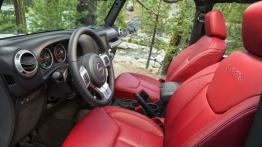 Jeep Wrangler Rubicon 10th Anniversary - widok ogólny wnętrza z przodu