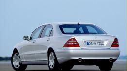 Mercedes Klasa S - widok z tyłu