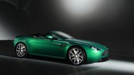 Aston Martin V8 Vantage S - prawy bok