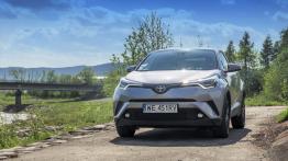 Toyota C-HR – czy wersja benzynowa ma sens?