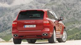 Porsche Cayenne GTS - widok z tyłu