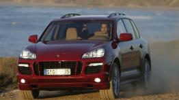 Porsche Cayenne GTS - widok z przodu