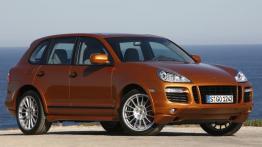 Porsche Cayenne GTS - widok z przodu