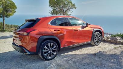 #Lexus #UX