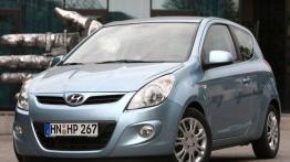 Hyundai i20 - wersja 3-drzwiowa - przód - reflektory wyłączone