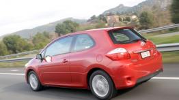 Toyota Auris 2011 - wersja 3-drzwiowa - lewy bok