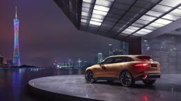 Jaguar C-X17 Concept (2013) - wersja 5-miejscowa - widok z tyłu