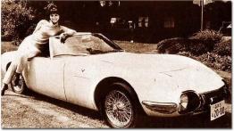 Toyota 2000GT - widok z przodu