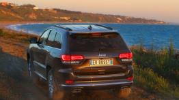 Jeep Grand Cherokee IV Facelifting (2014) Summit - widok z tyłu