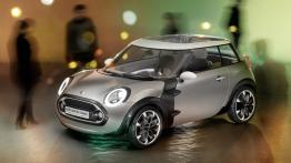 Mini Rocketman Concept - przód - reflektory włączone