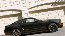 Ford Mustang Bullit - prawy bok