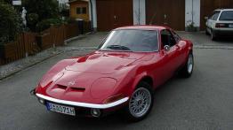 Opel GT - widok z przodu