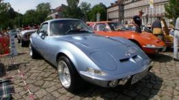 Opel GT - widok z przodu