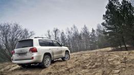 Toyota Land Cruiser V8 i Jeep Grand Cherokee 3.0 CRD - męski świat