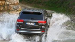 Jeep Grand Cherokee IV Facelifting (2014) Summit - widok z tyłu