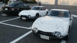 Toyota 2000GT - widok z przodu