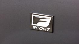 Lexus GS F Sport - emblemat boczny