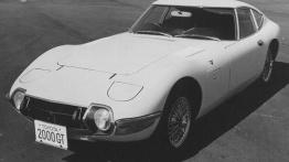 Toyota 2000GT - widok z przodu