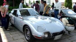 Toyota 2000GT - widok z przodu