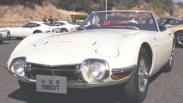 Toyota 2000GT - widok z przodu