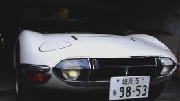 Toyota 2000GT - widok z przodu