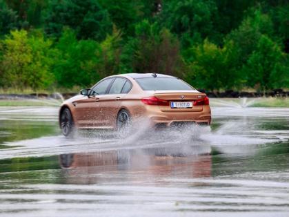 #BMW #BMWM5 #Michelin #PilotSport4S #MichelinPilotSport4S