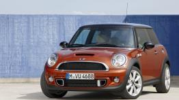 Mini Cooper II S Facelifting - widok z przodu