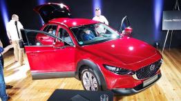 Mazda CX-30 – europejski szyk i dwa razy SkyActiv. Japoński crossover odkrywa karty