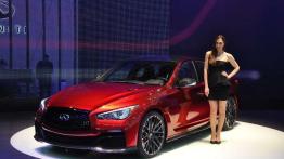 Infiniti Q50 Eau Rouge oraz nowy silnik - dwie strony medalu