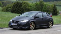 Honda Civic Type-R wypatrzona bez kamuflażu