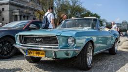 350 Fordów Mustangów w jednym miejscu!