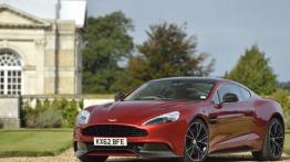 Aston Martin AM 310 Vanquish - widok z przodu