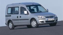 Opel Combo C Tour - widok z przodu